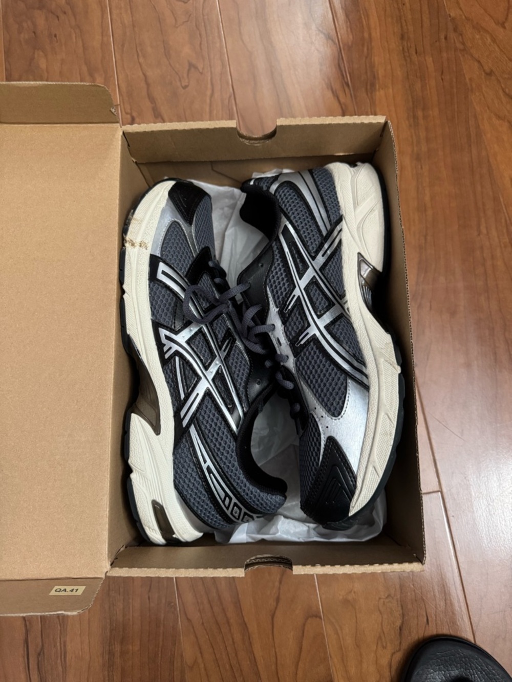 ASICS Men’s Black, Gray & White Athletic Running Shoes